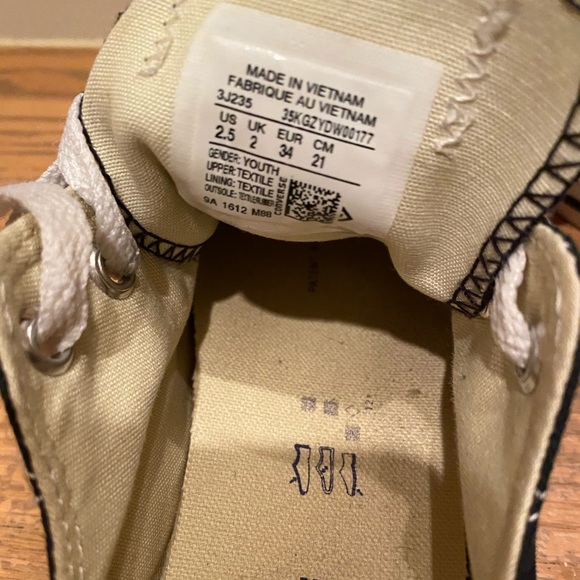 Kids converse size 2.5 - Picture 4 of 4